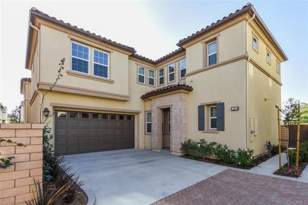 16 Torosa, Lake Forest