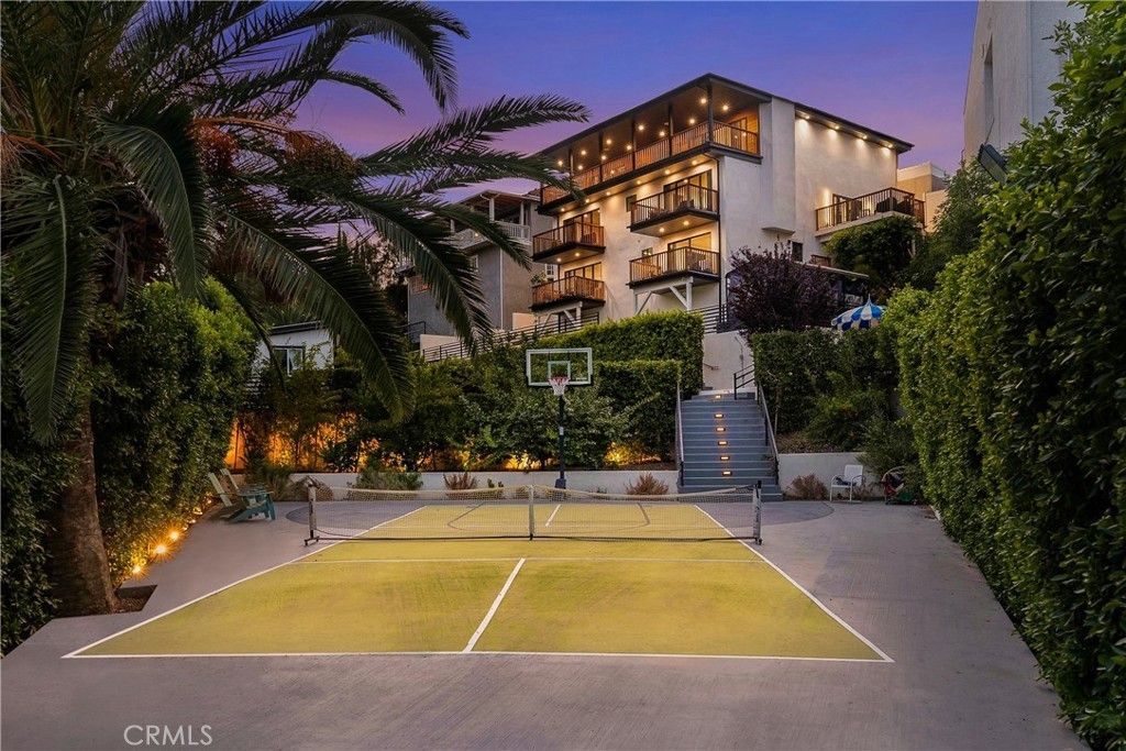 5150 Campo Road, Woodland Hills