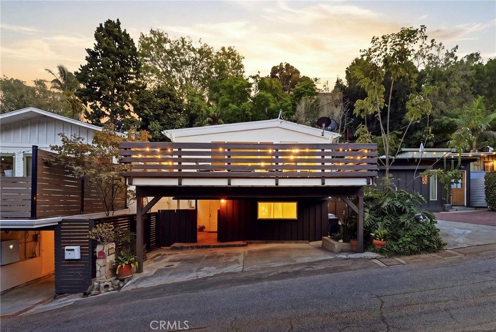 8518 Walnut, Los Angeles