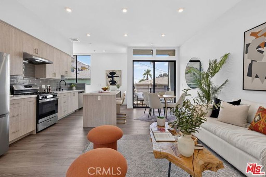 1204 N Orange Grove Ave Avenue, West Hollywood