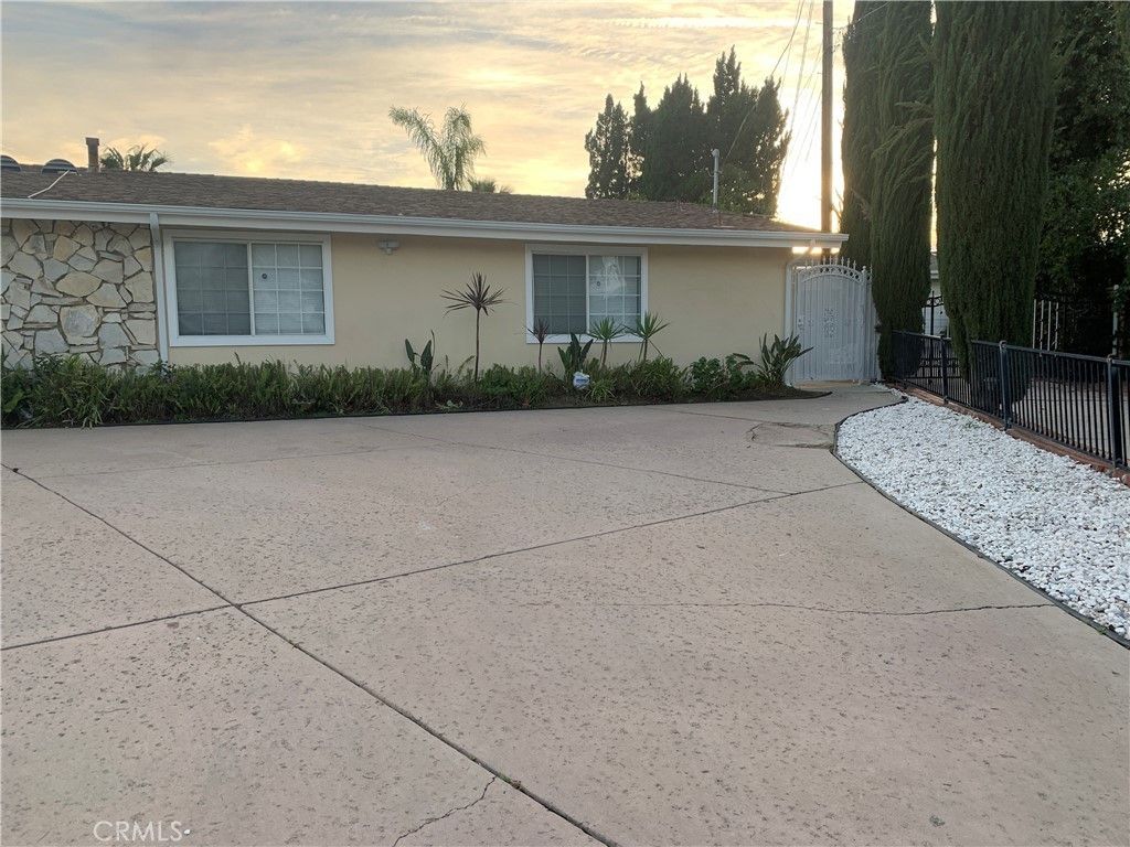 5706 Wallis Lane, Woodland Hills