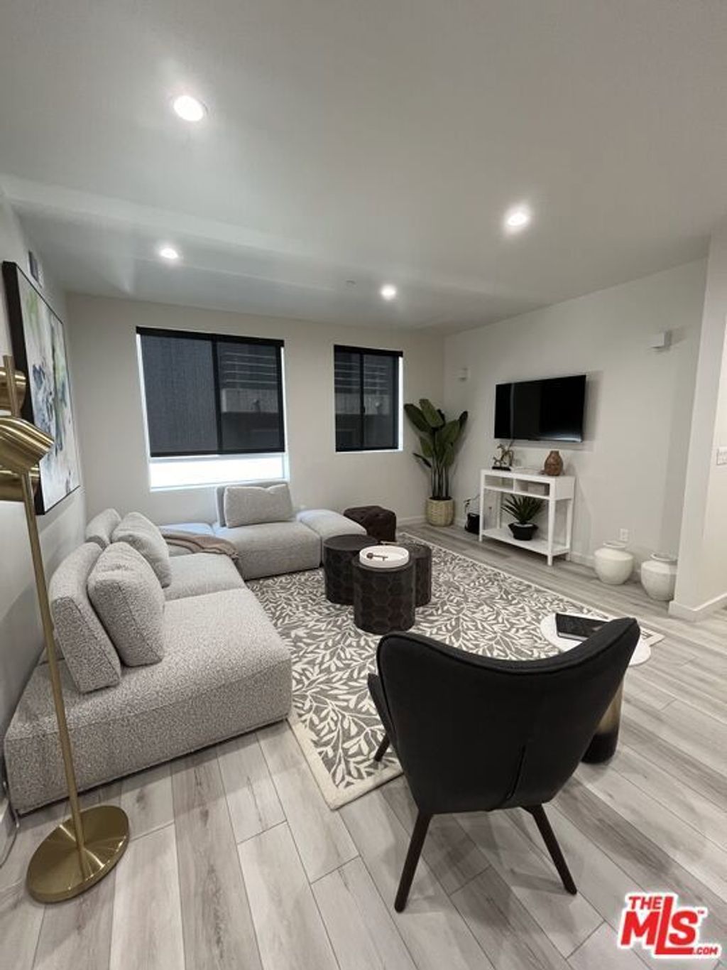 124 S Croft Avenue # 402, Los Angeles