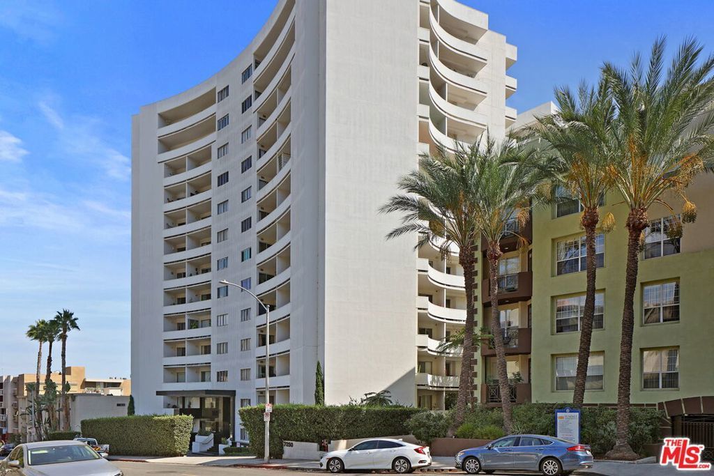 7250 Franklin Avenue # 414, Los Angeles