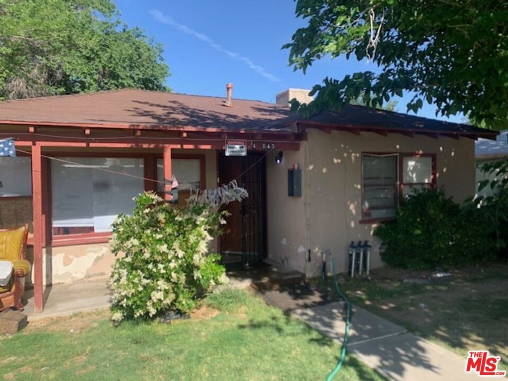 45045 W Redwood Avenue, Lancaster