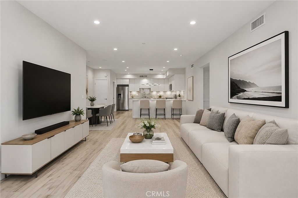 5820 La Mirada Avenue # 402, Hollywood
