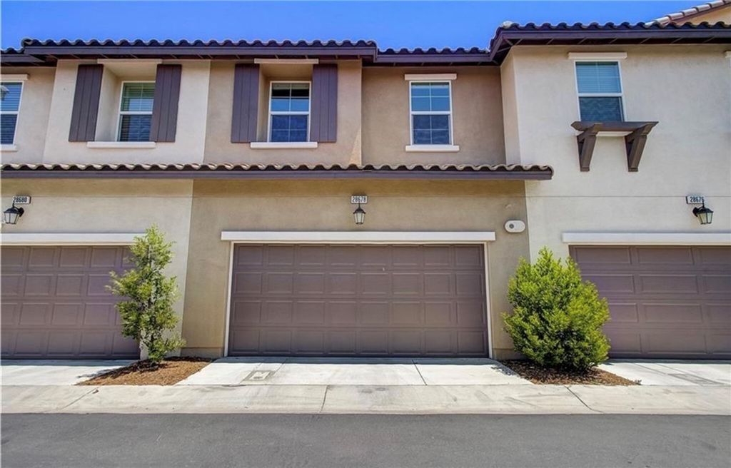 28678 Jardineras Drive, Valencia