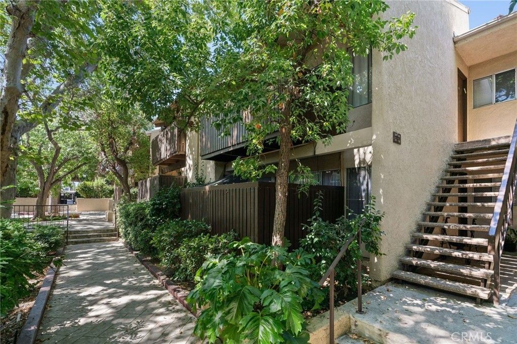 18350 Hatteras Street # 267, Tarzana