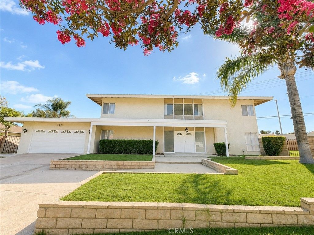 10661 Coraline Place, Chatsworth