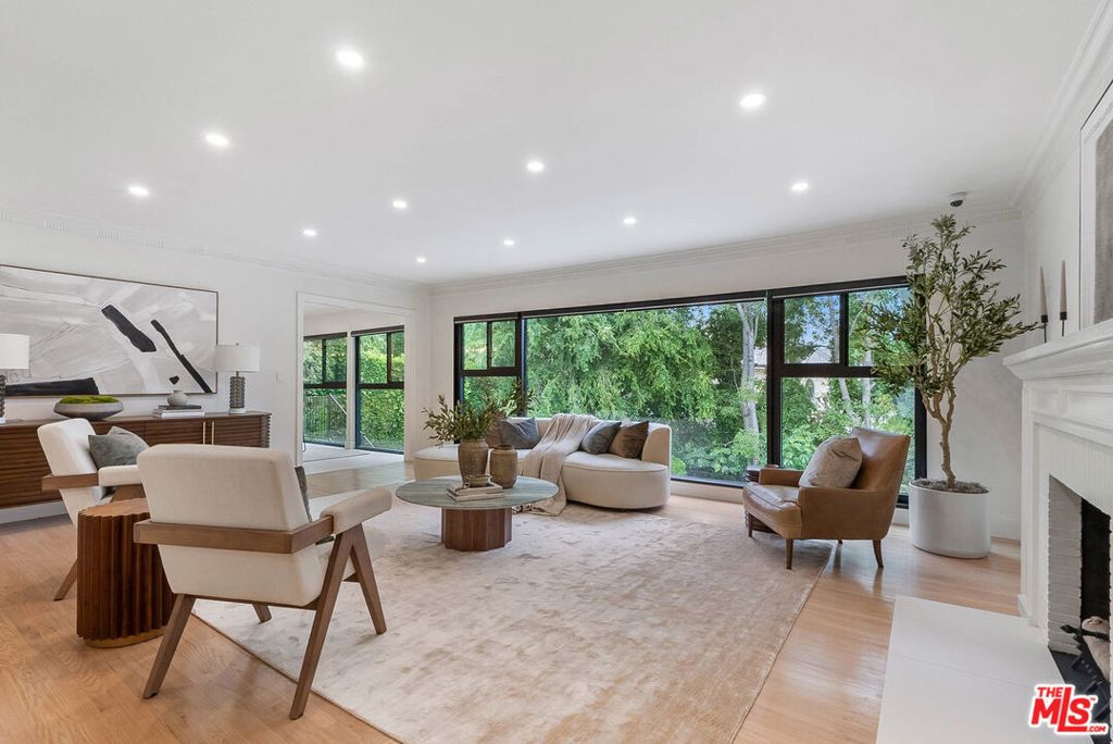 11346 Thurston Place, Los Angeles