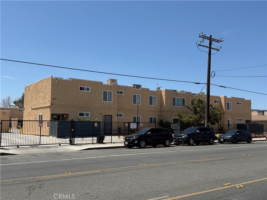 4242 W Avenue L # 102, Lancaster