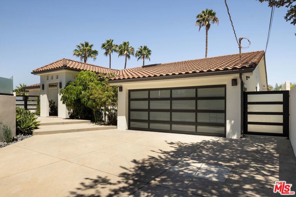 10901 Terryview Drive, Studio City