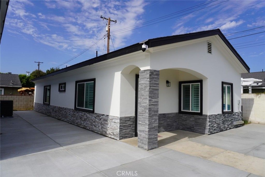 148 S Lark Ellen, West Covina