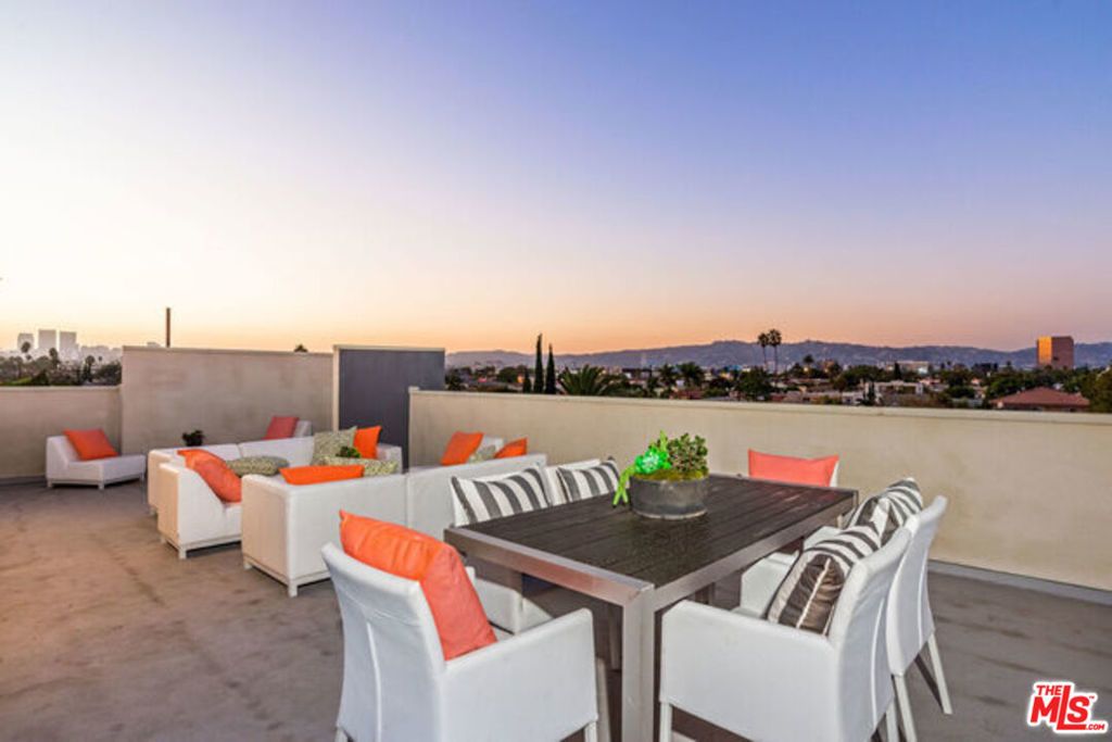 6072 Pickford Street, Los Angeles
