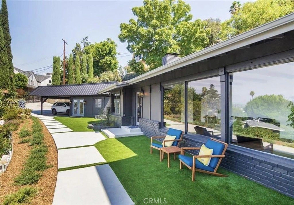 3656 Sunswept Drive, Studio City