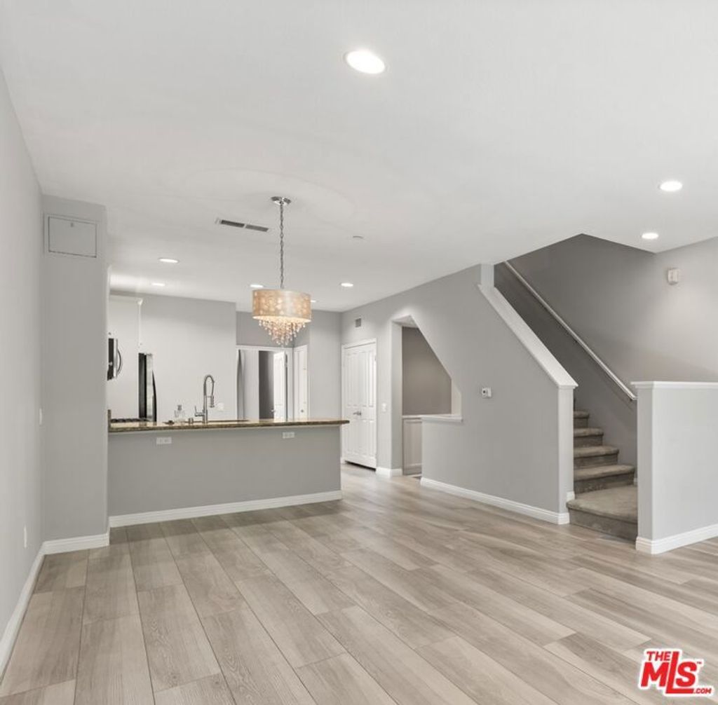 8620 S Belford # 606, Westchester