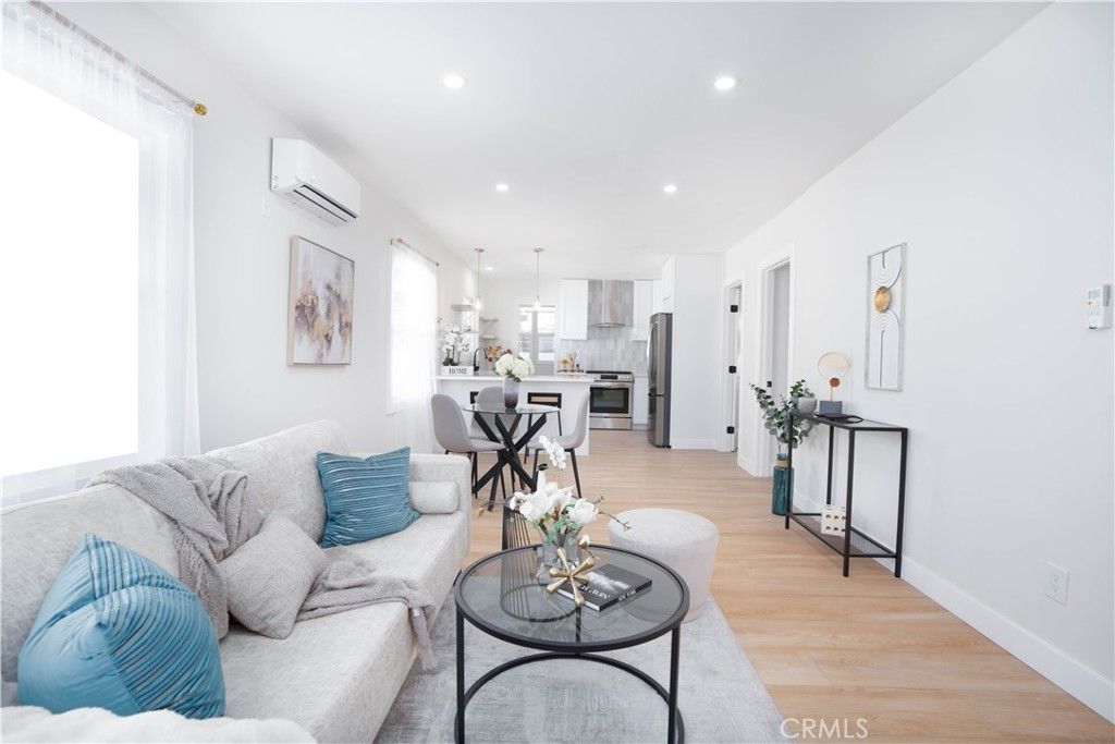 2267 Las Flores, Los Angeles