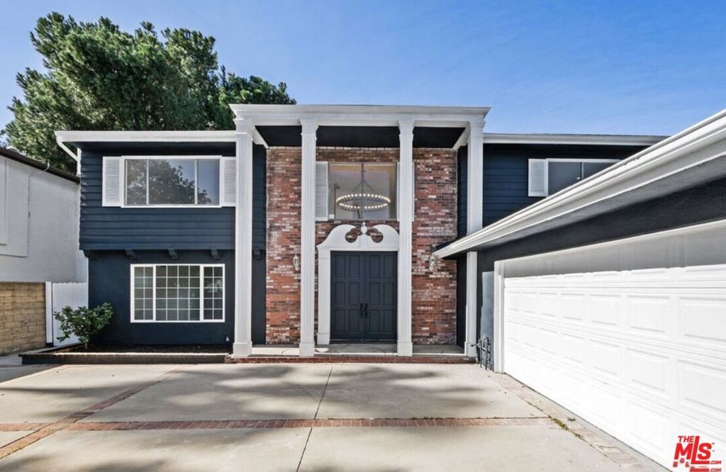 6257 Lindley Avenue, Los Angeles