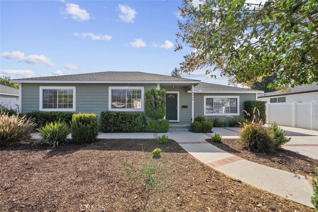 8440 Oakdale Avenue, Winnetka