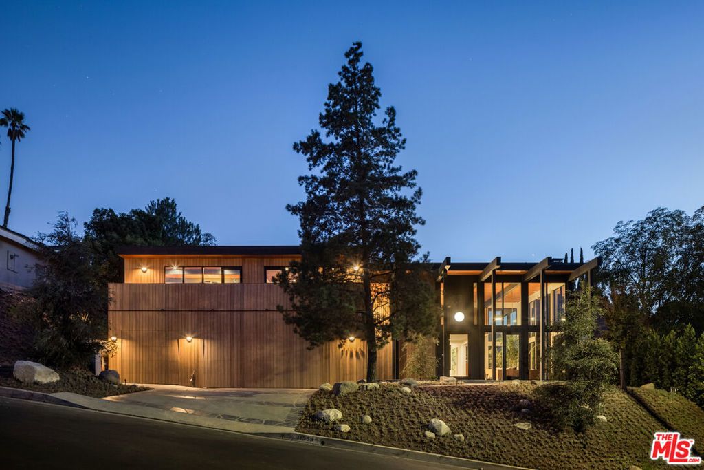 11558 Duque Drive, Studio City