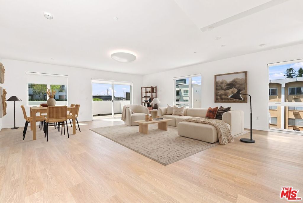 1130 N Orange Drive # 301, Los Angeles