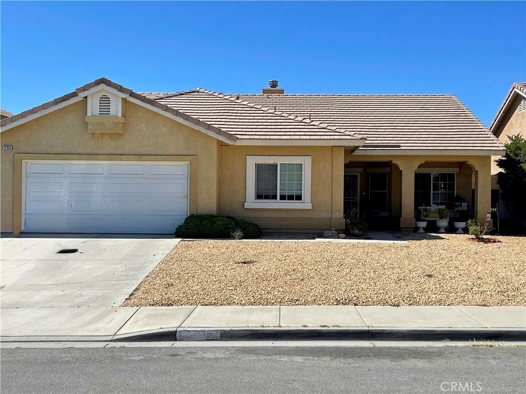 12353 Blazing Star, Victorville