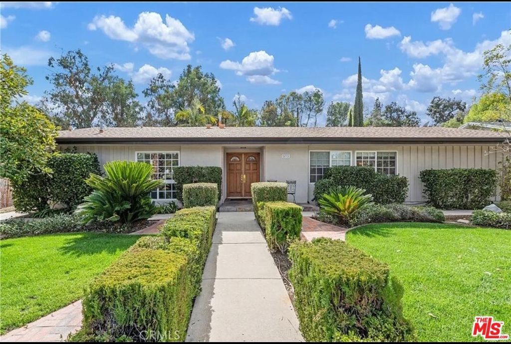 24316 Burbank Blvd, Woodland Hills