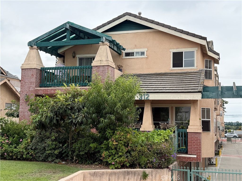 312 Genoa # C, Monrovia