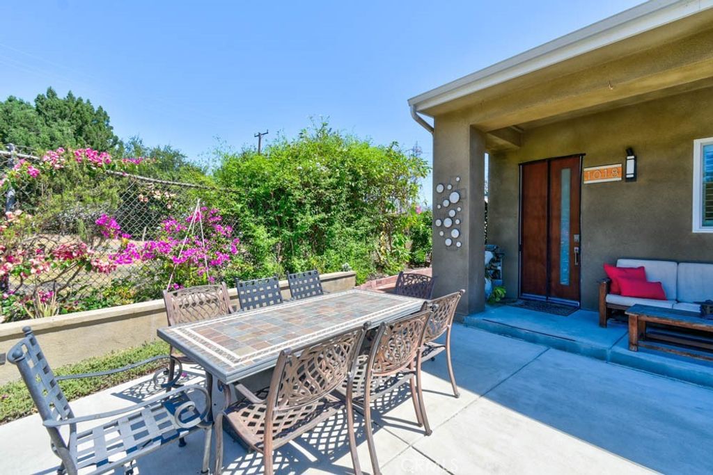 1018 La Presa Drive, Pasadena
