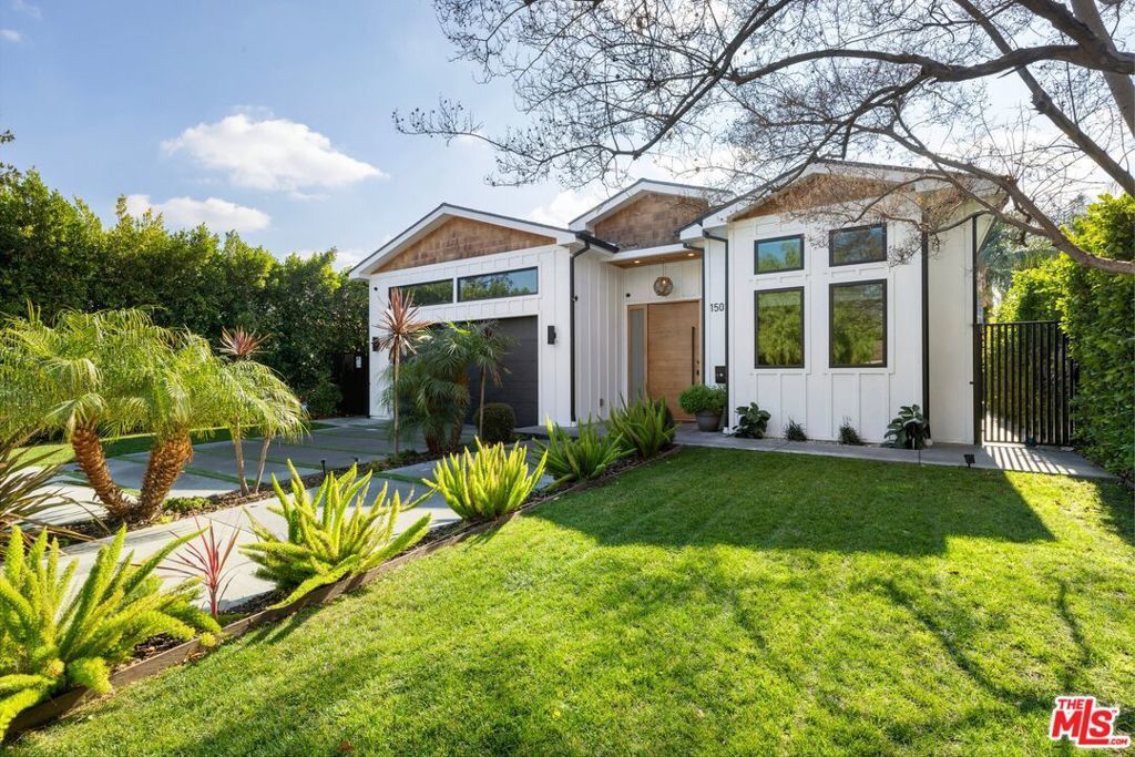 15030 Hartsook Street, Sherman Oaks