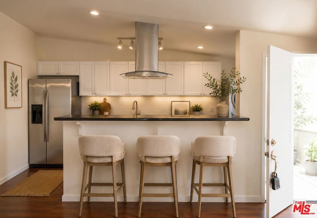 1125 N Genesee Avenue, West Hollywood