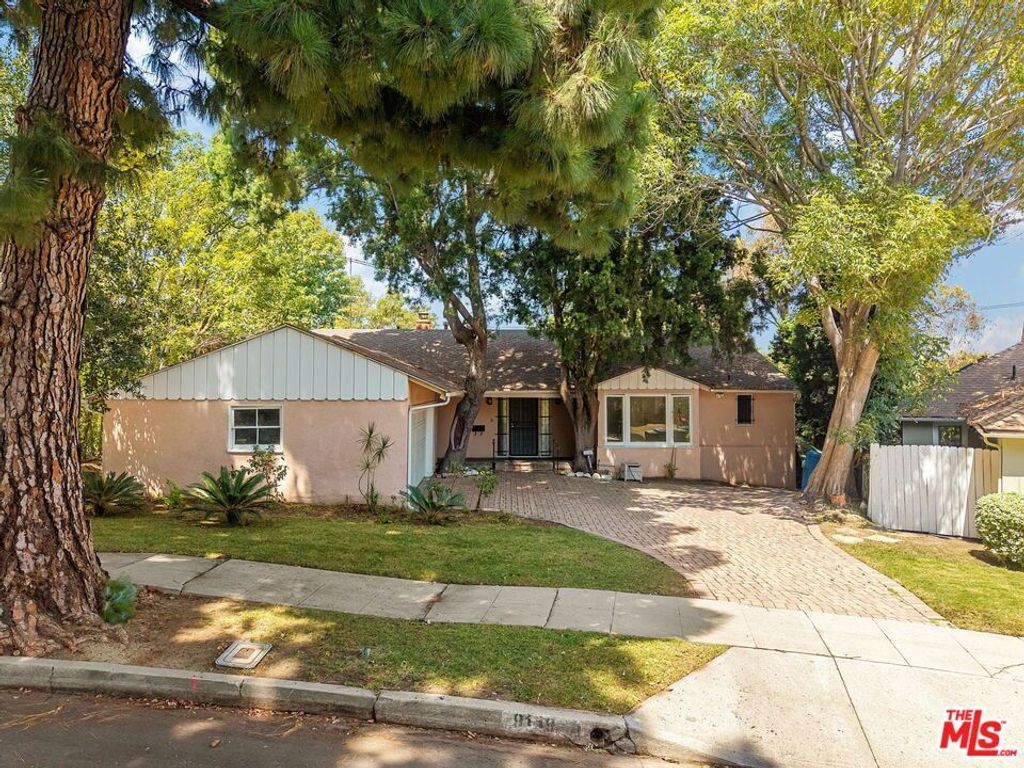9149 Hillsboro Drive, Los Angeles