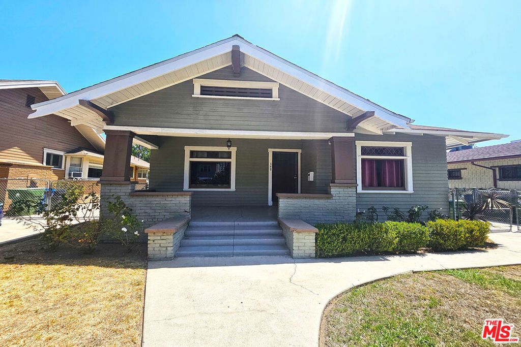 648 N Heliotrope Drive, Los Angeles