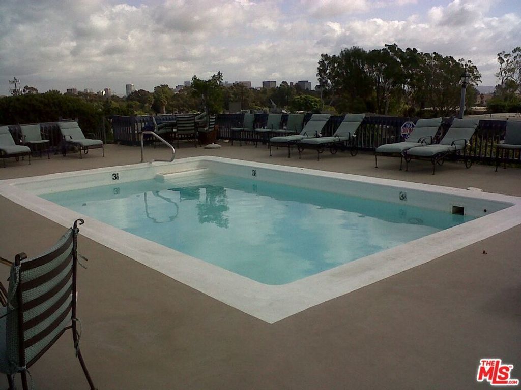 11730 W Sunset Boulevard, Los Angeles