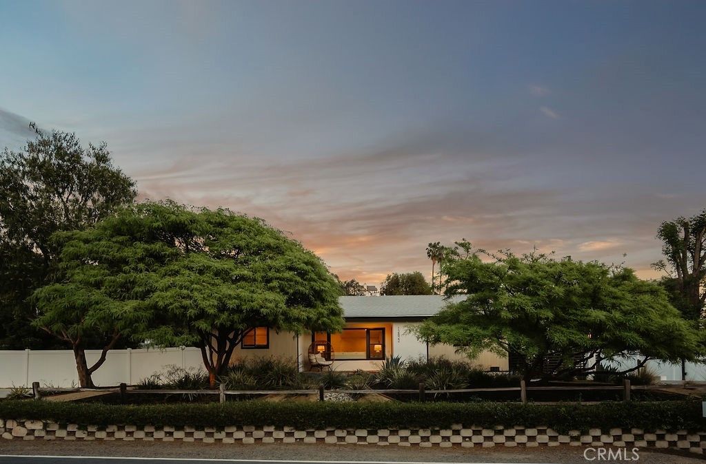 12822 Fairhaven Extension, Santa Ana