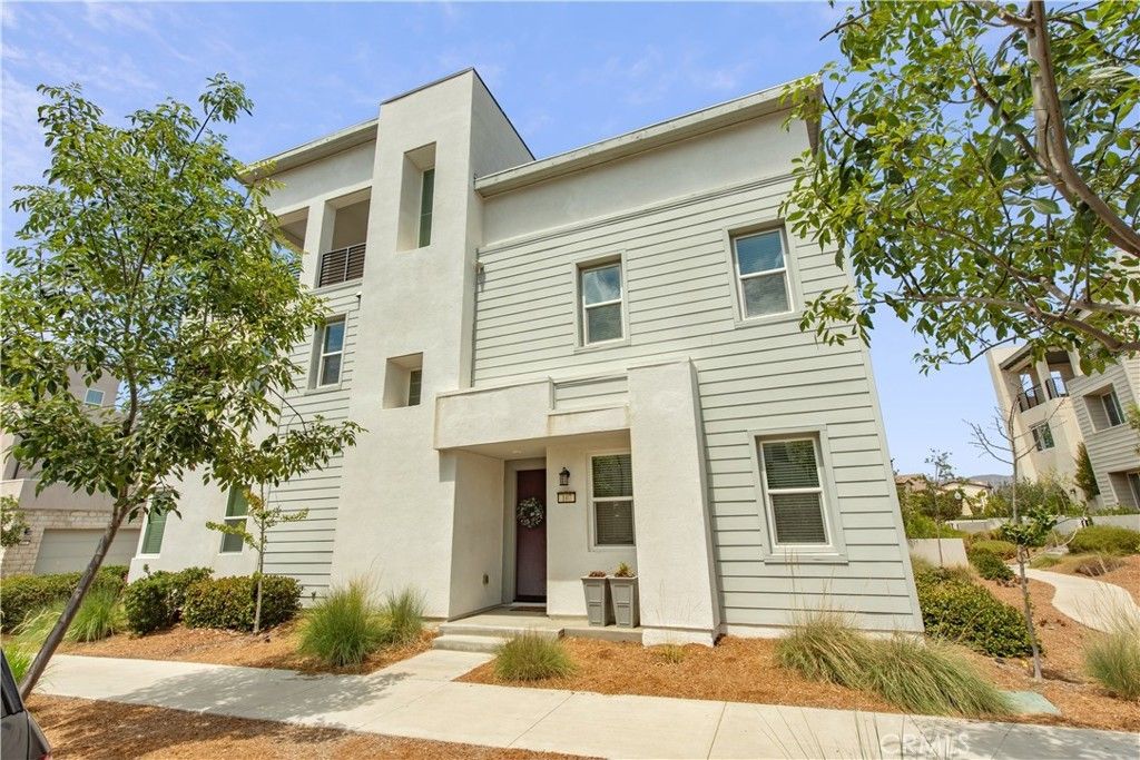 107 Pitch, Irvine
