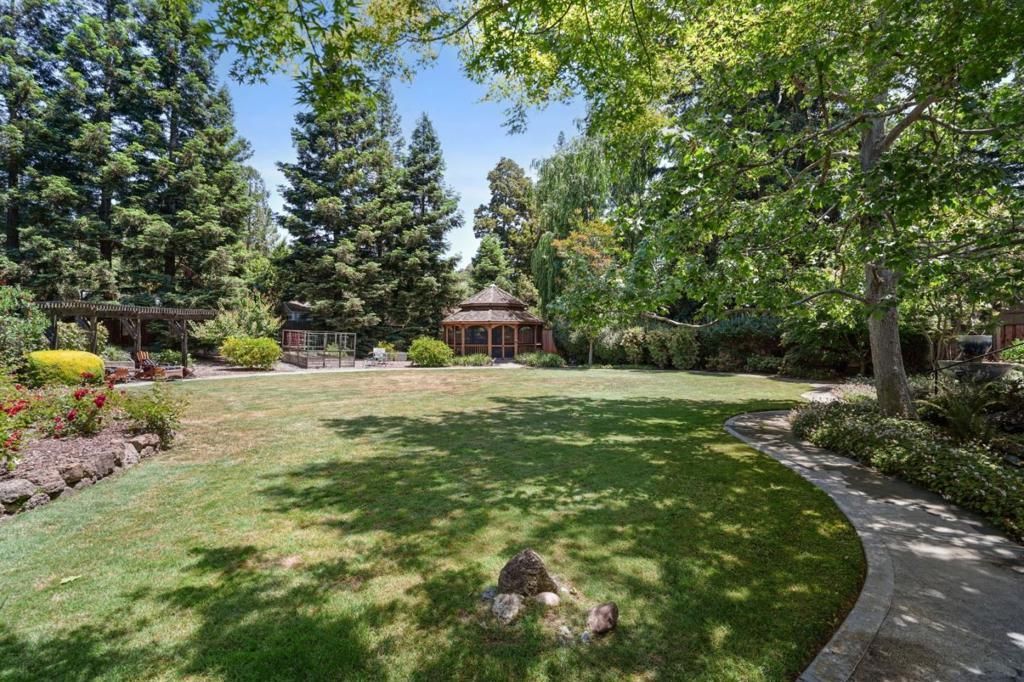 24421 Summerhill Avenue, Los Altos