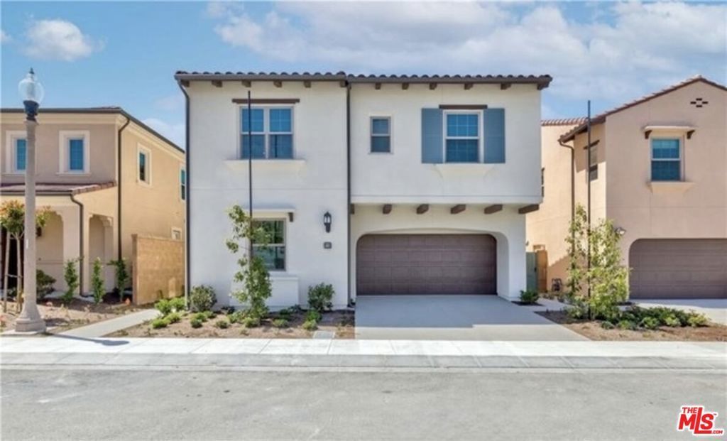 113 Escala, Irvine