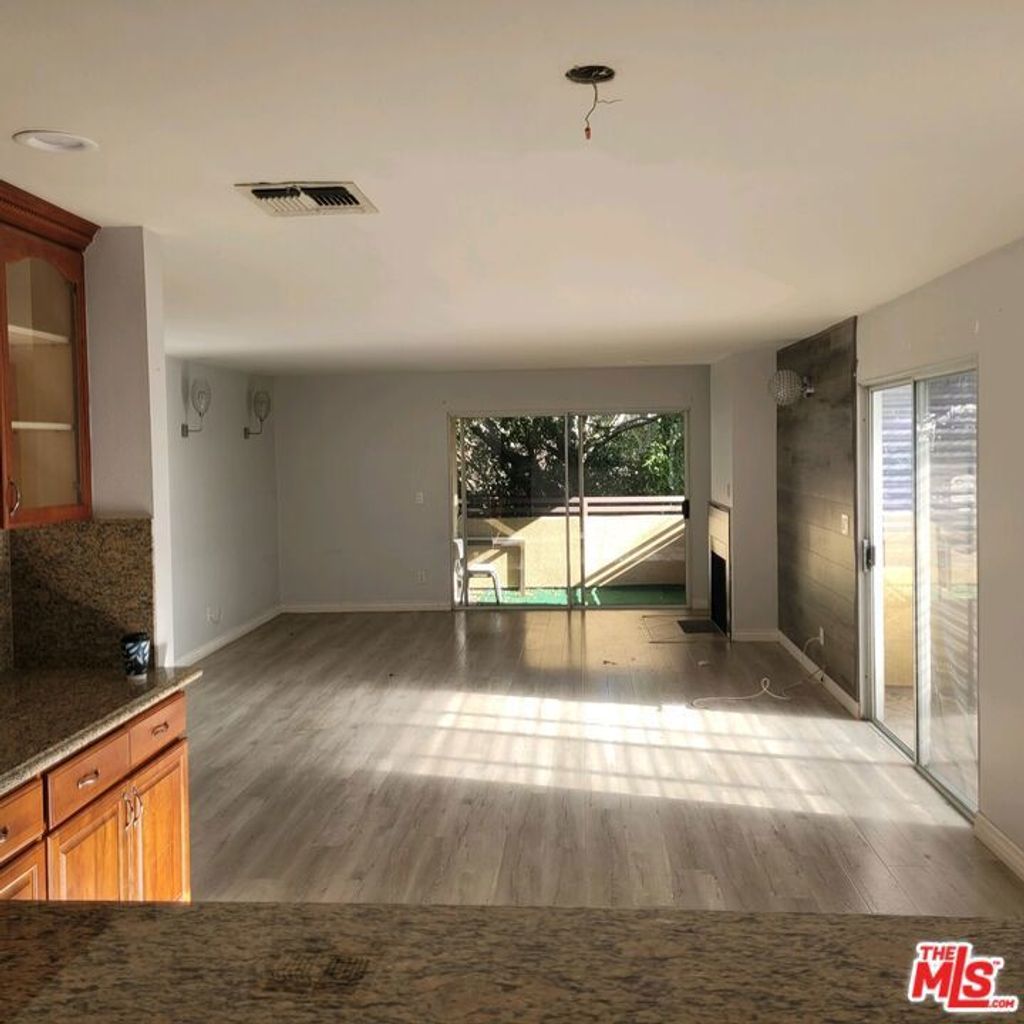 1200 S Shenandoah Street # 305, Los Angeles