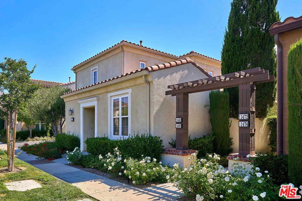 11478 Ghiberti Way, Northridge