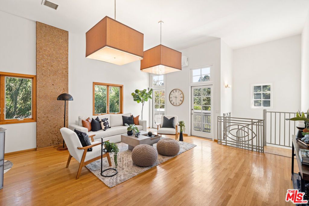 8781 Lookout Mountain Avenue, Los Angeles