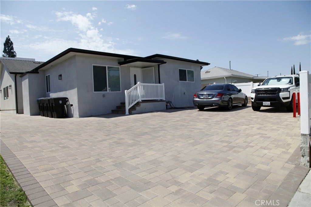 2251 N Catalina Street, Burbank