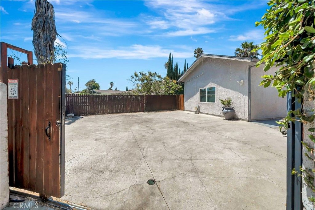 10165 Petit, Granada Hills