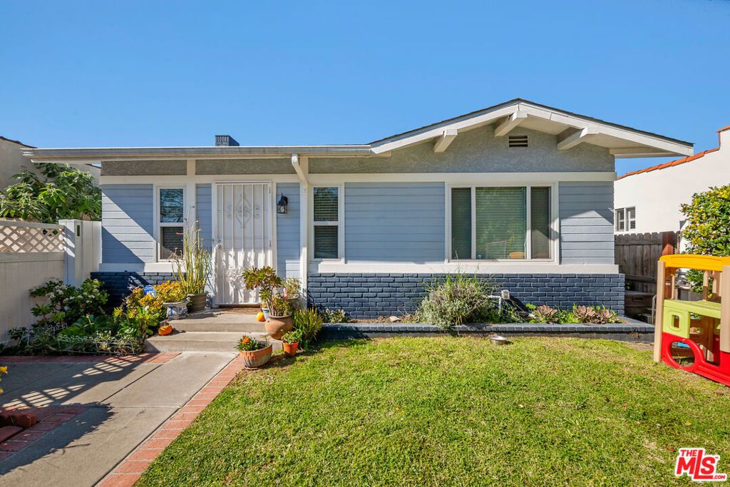 2227 Alsace Avenue, Los Angeles