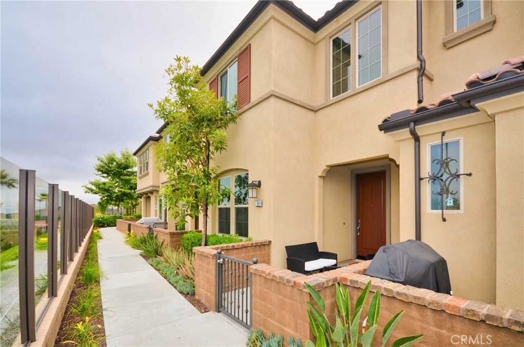 50 Finch, Lake Forest