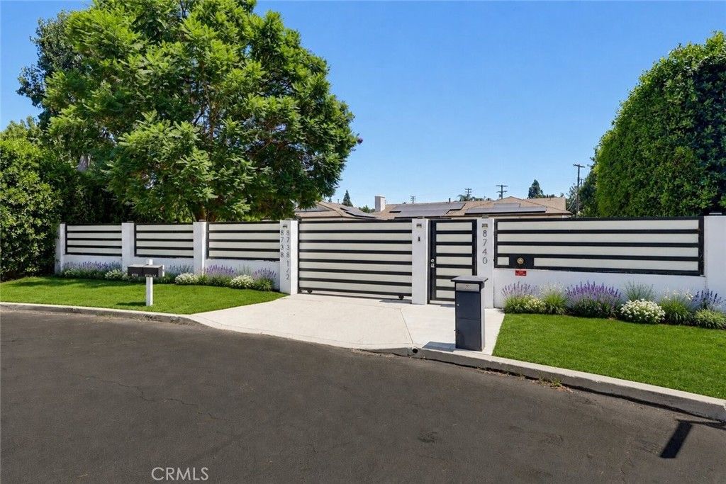 8740 Paso Robles, Northridge