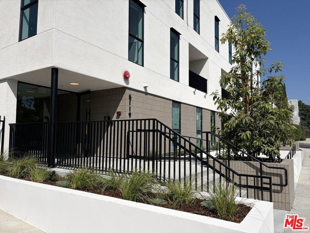5119 Colfax Avenue # 203, Valley Village