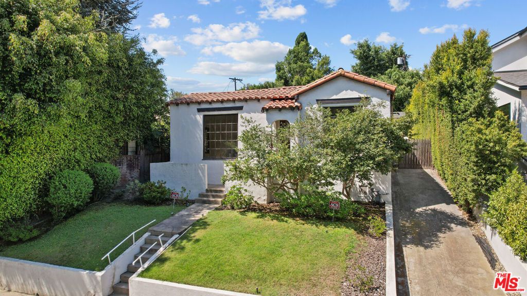 2569 Patricia Avenue, Los Angeles