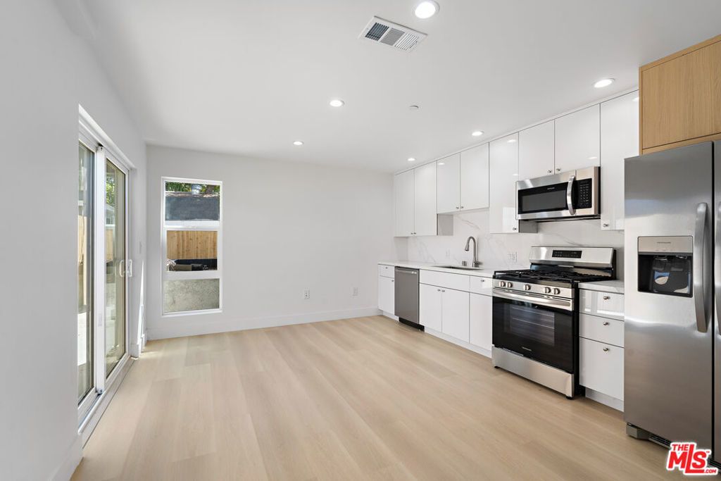10963 Calvert # 1/4, North Hollywood