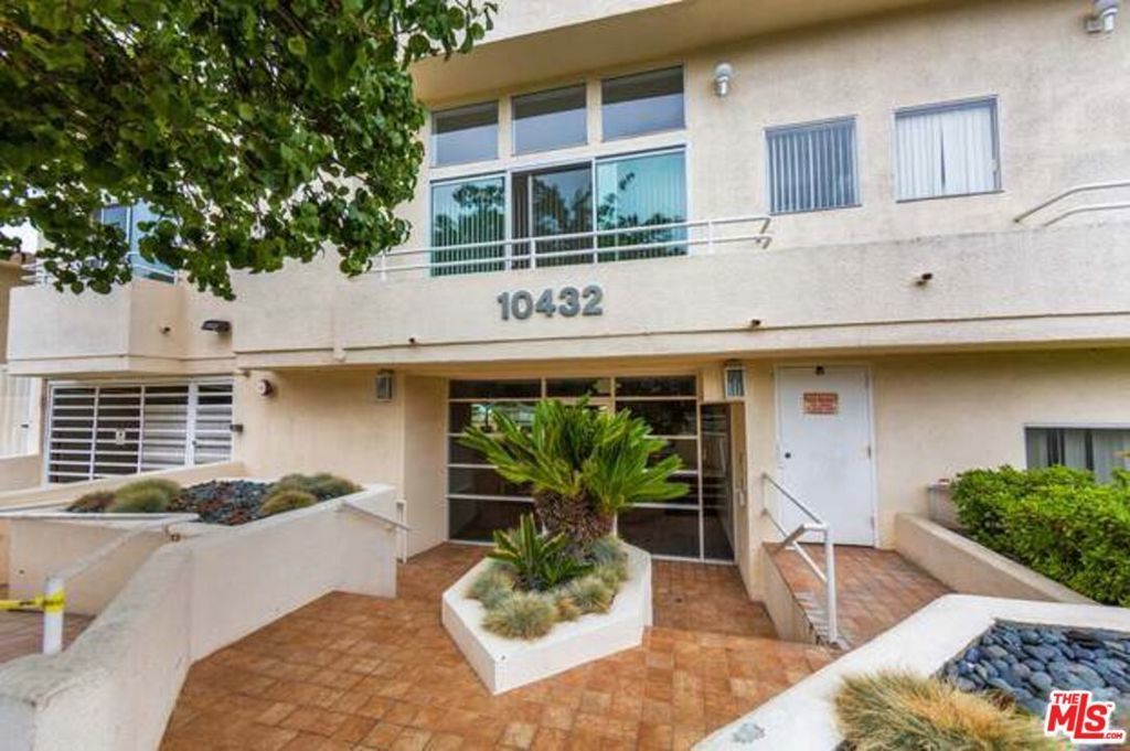 10432 Eastborne Avenue # 304, Los Angeles