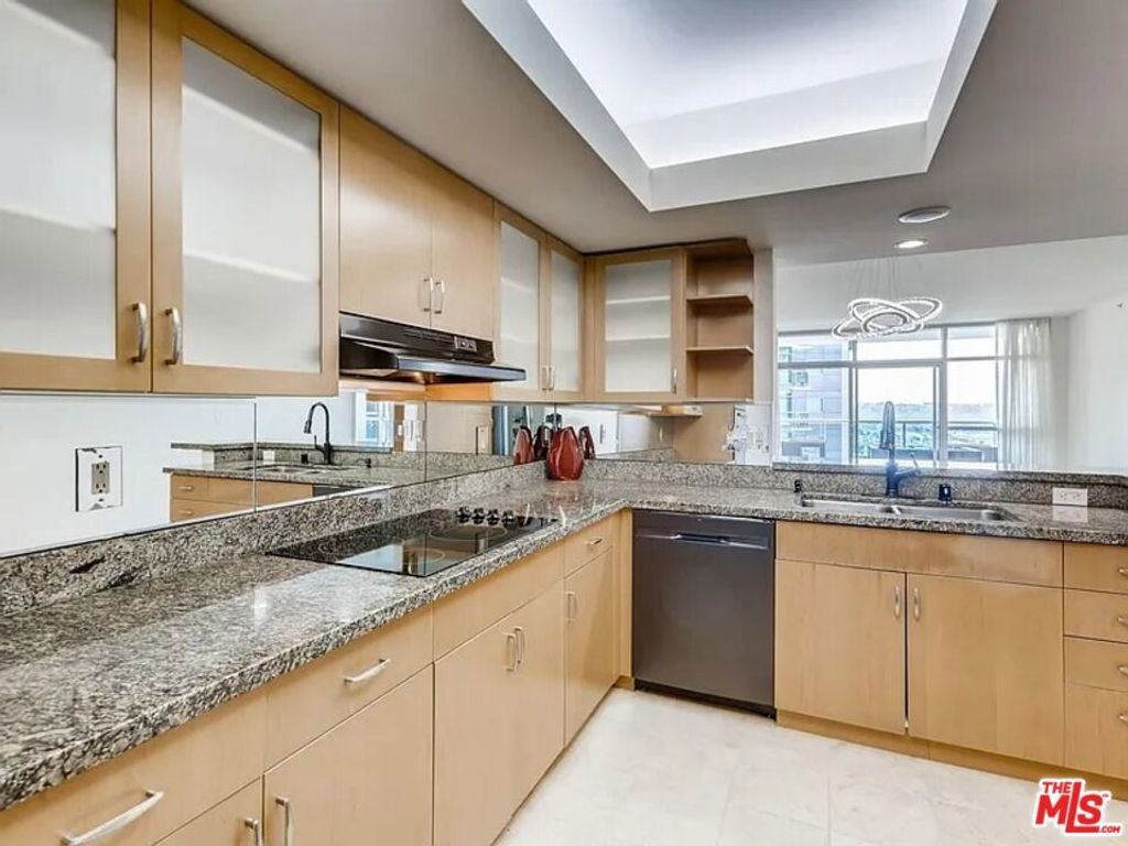 13700 Marina Pointe Drive # 1225, Marina Del Rey